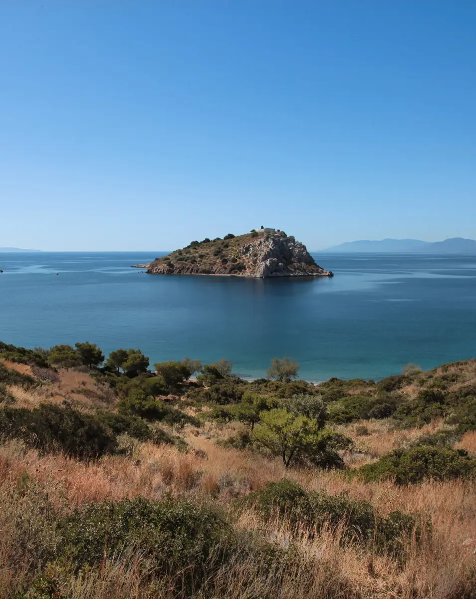 Daskalio Tolo Island