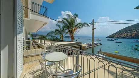 Τολό Δίκλινα Δωμάτια με Μπαλκόνι